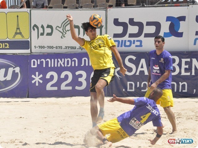 חצי גמר שישיה של נתניה לרשת חולון. מלך שערי הליגה, קובי בדש (חאדר אניס)